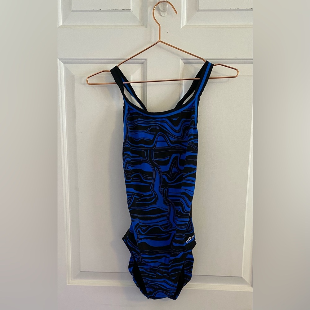 Dolfin Reliance V Back Woman’s competitive swimsuit size 38